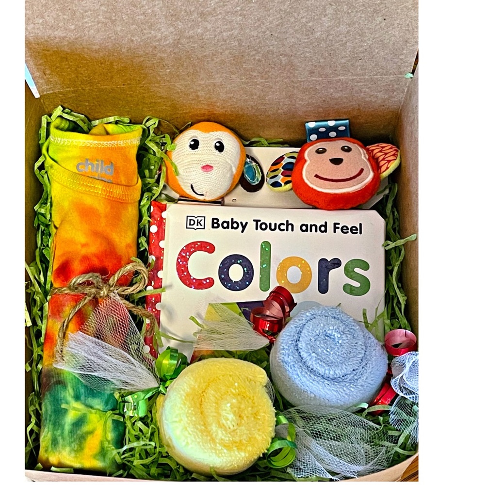 Baby Girl or Boy Gift Basket Box - Picture 2 of 3